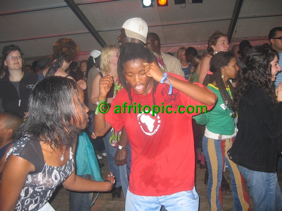 ../Images/afw2006b 115.jpg